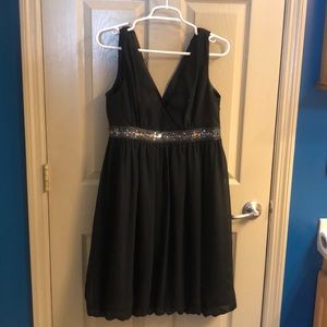 Black sleeveless party dress